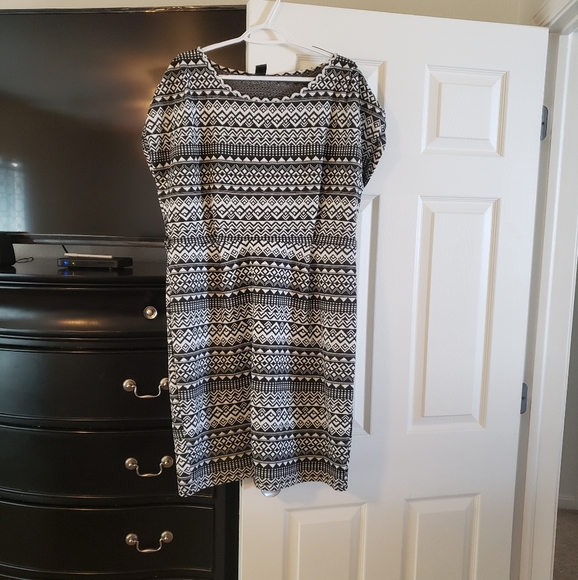 Aztec Dress - Picture 4 of 4